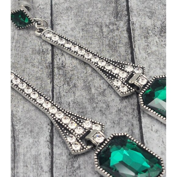 NWOT Silver Tone & Emerald Green Drop Dangle Runway Earrings 3" Pierced Statemen - Picture 6 of 9